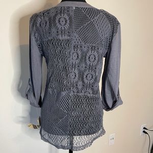 Long sleeve with Lace in the Back
